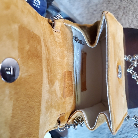 Little Liffner Chain Tiny Box - Picture 11 of 13